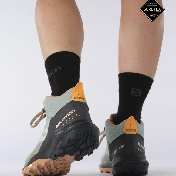 [Salomon] Outpulse Mid Goretex Hiking Boots - Picture 9 of 16